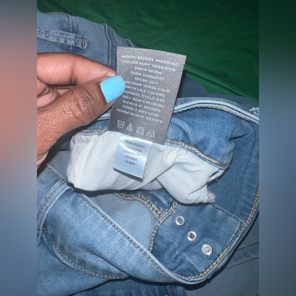 NWT Torrid 3.5 Inch Jegging Super Soft High Rise Short Light Blue size 30 - Picture 11 of 11